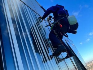 Thiết bị bảo hộ khi đu dây lau kính, quy tắc an toàn đu dây