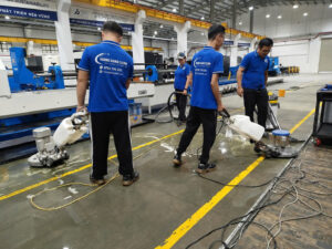 Dịch vụ phủ bóng sàn tại Hương Giang Clean